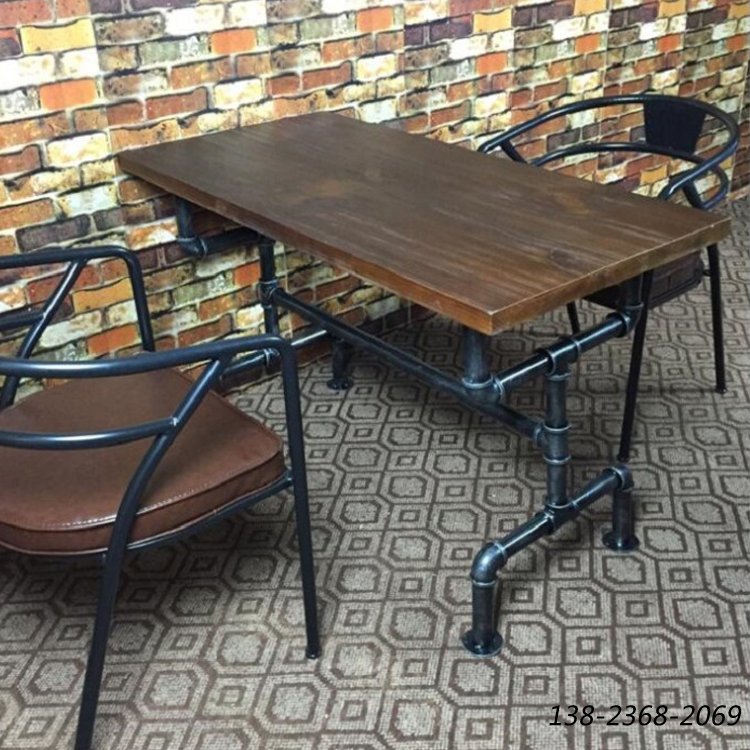 工业风桌子，铁木结合餐桌，水管桌脚